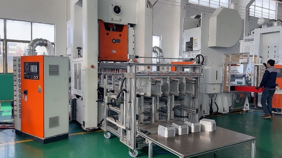 kopen 12000pcs/uur Pneumatische aluminiumfolie voedselcontainer maken machine H-type PLC-besturing online manufacture