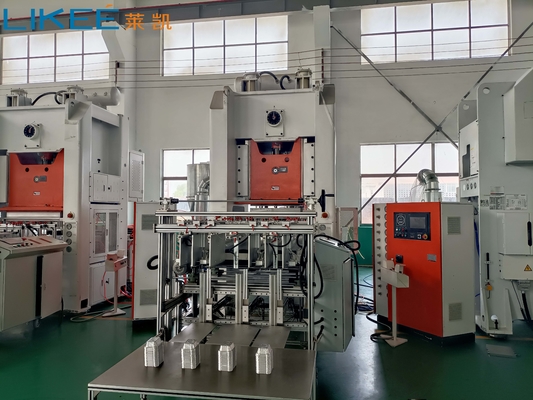 kopen Gemakkelijke vormwisseling 12000 stuks / uur Aluminiumfolie voedselcontainer maken machine online manufacture