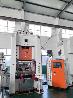 kopen LK-T80 Aluminiumfolie Maakmachine Wegwerp 6,5 Inch Pan Mitsubishi PLC online manufacture