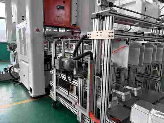 kopen LK-T80 gladde wand 0,25 mm aluminiumfolie wegwerpvoedselcontainers Airline catering machine online manufacture
