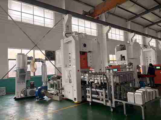 kopen LK-T80 Aluminiumfolie-productiemachine Container Handgrepen Zowel dunne als dikke materialen online vervaardiging