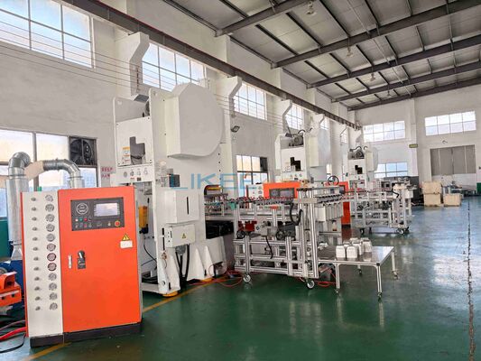 kopen Volledig automatische aluminiumfoliecontainermachine met motorvermogen van 19 kW en installatie in het buitenland online vervaardiging