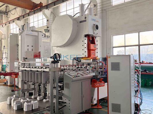 kopen Volautomatische Aluminiumfolie Container Productiemachine met 35-70 Slagen/Min Snelheid en C-Frame Hydraulische Pers online vervaardiging
