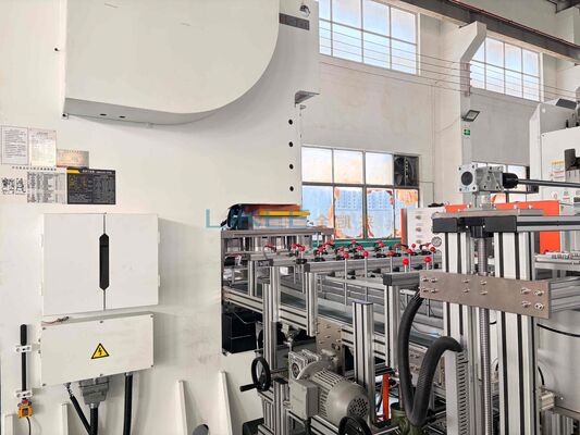 kopen 63 ton aluminiumfoliecontainermachine met embossing van aangepaste logo's en snelle schimmelwisseling voor aangepaste vormen online vervaardiging