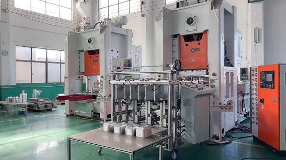Automatische foliecontainerfabrikant Siemens Motors PLC-besturing met 4 holtes