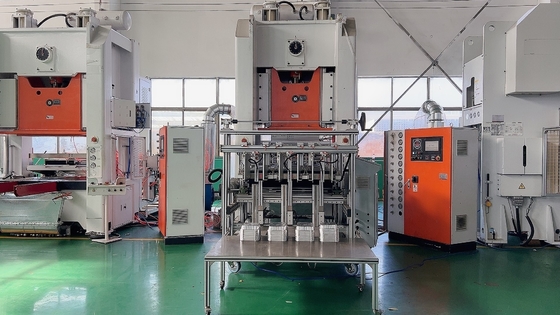 Machine voor het maken van aluminiumfoliecontainers van het type H met een hoge capaciteit