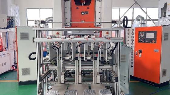 LK-T80 Aluminiumfoliecontainermachine 35-70 slagen per minuut Mitsubishi PLC