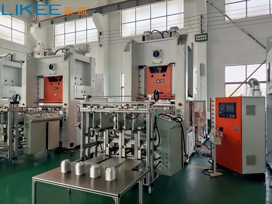 80 ton volledig automatische aluminiumfolie-machine met 12000 stuks per uur voor verpakkingen