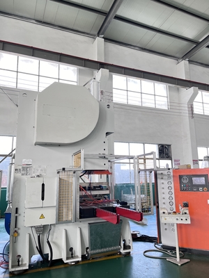LK-T63 Voedselcontainer Aluminiumfolie Punching Machine Customized Design Tray Making Line