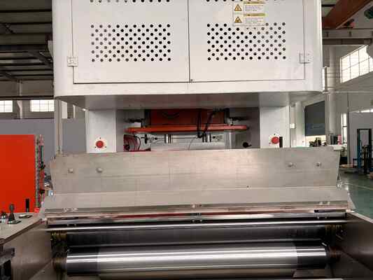 LK-T80 Aluminiumfolie Container Machine met Gesloten Oliecircuit 12000 stuks/uur Hoge Precisie Staal