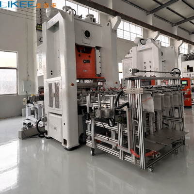 Aluminiumfolie Container Machine 80 Ton 15 Min Snelle Matrijs Wissel 60 Sets Parameter Geheugen Eén Persoon Bediening